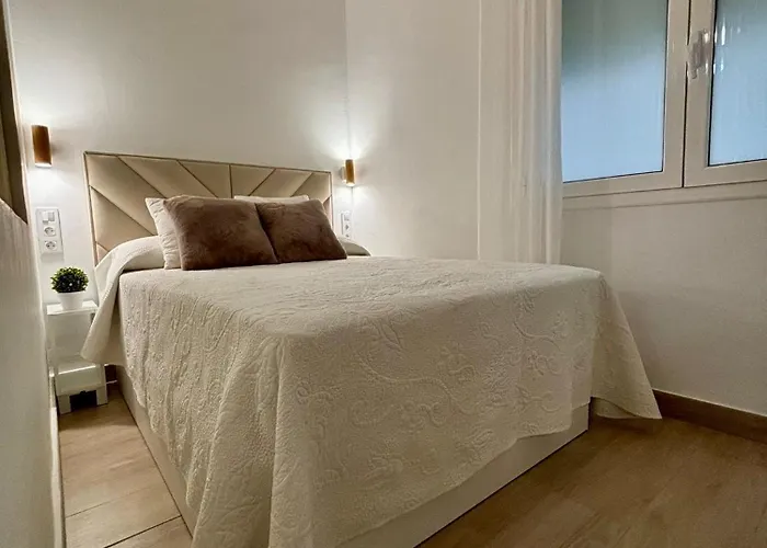 Alvaro Con Parking Turismo Pequeno Lejlighed *